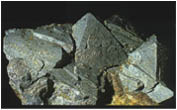 Gersdorffitkristalle aus dem historischen Bergbaugebiet um Lobenstein-Hirschberg